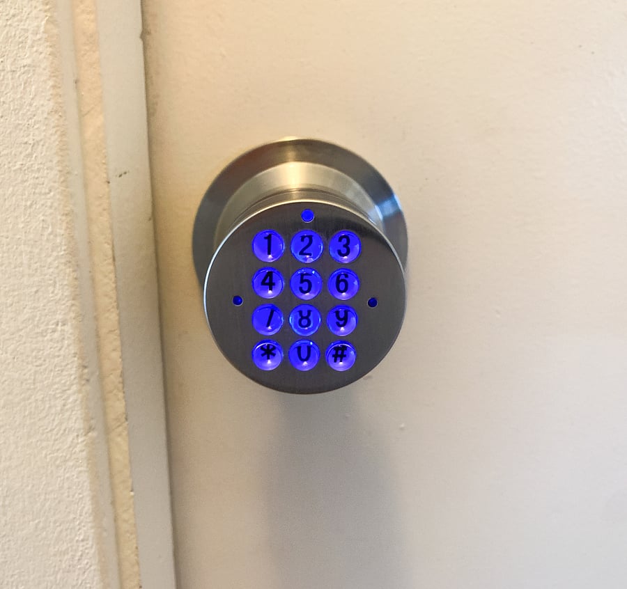 Keyless room lock