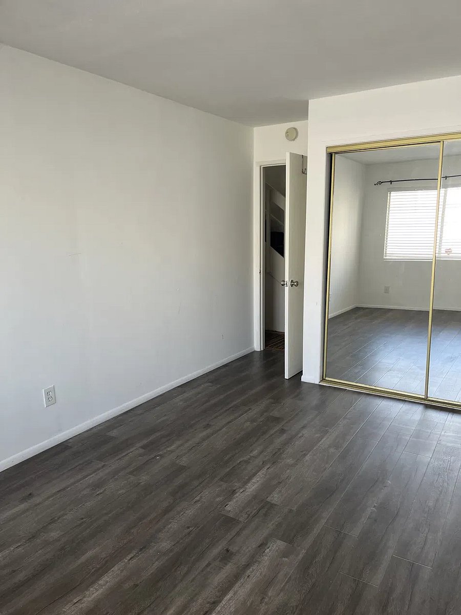 Mirrored-door closet