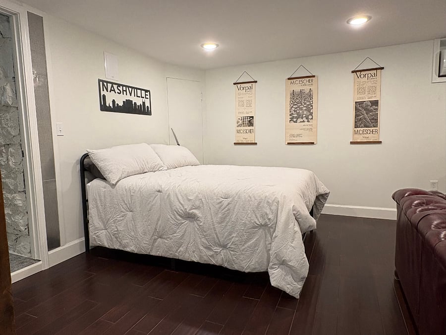 Queen size bed