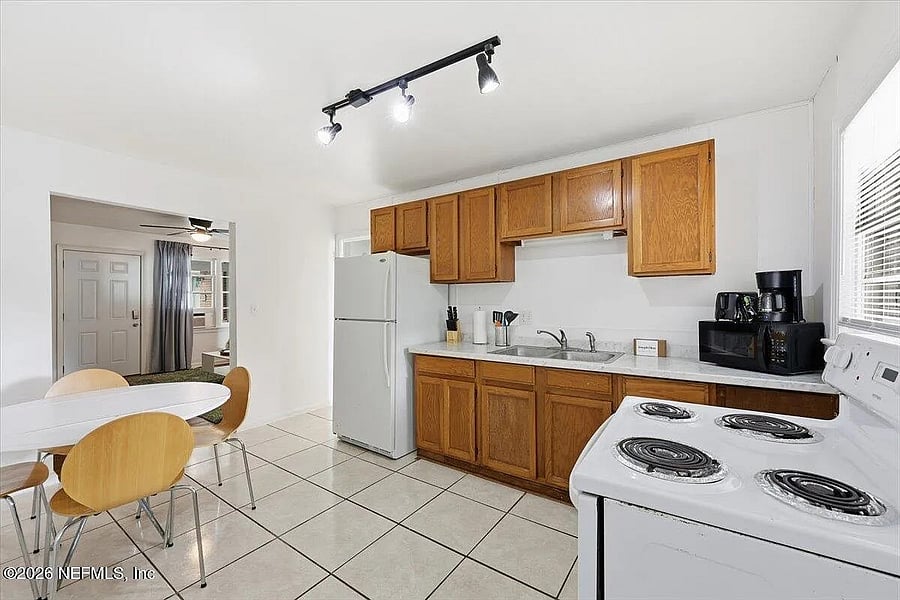 Furnished Finder property 1004269_2 photo 6