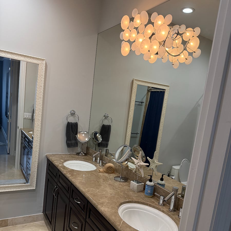 third floor full bathroom for second and third bedrooms