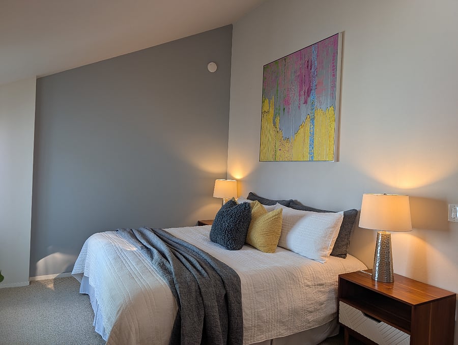 Master bedroom (2nd floor)