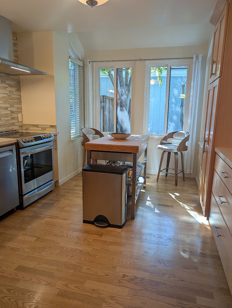 Kitchen (1st floor)