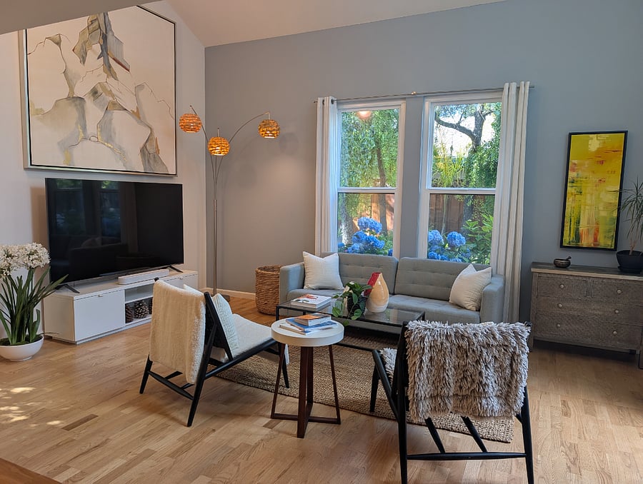 Living room (1st floor)