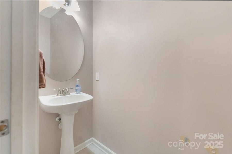Furnished Finder property 1004461_1 photo 12