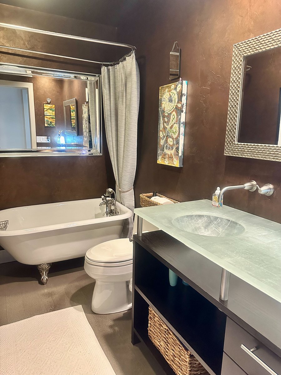 2nd Bathroom