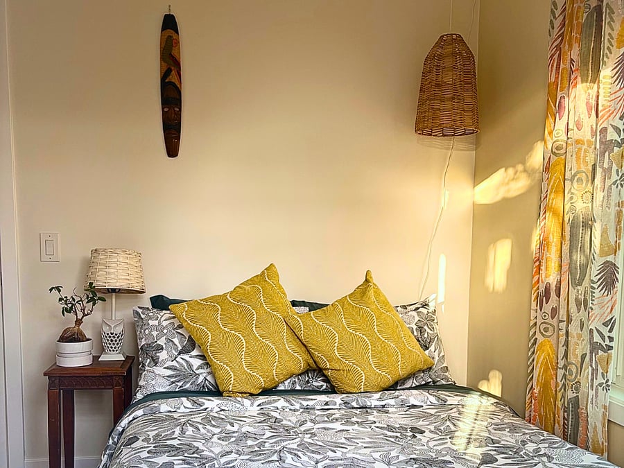 Sunroom/guest room 3 (Full; no closet)