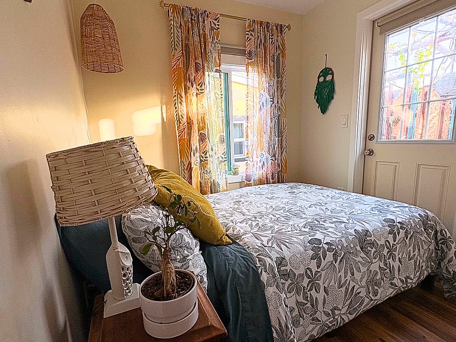 Sunroom/guest room 3 (Full; no closet)