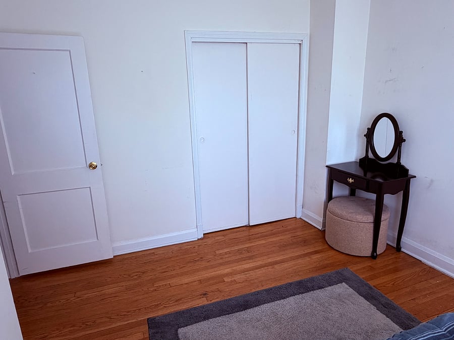 Bedroom for renter - closet and vanity