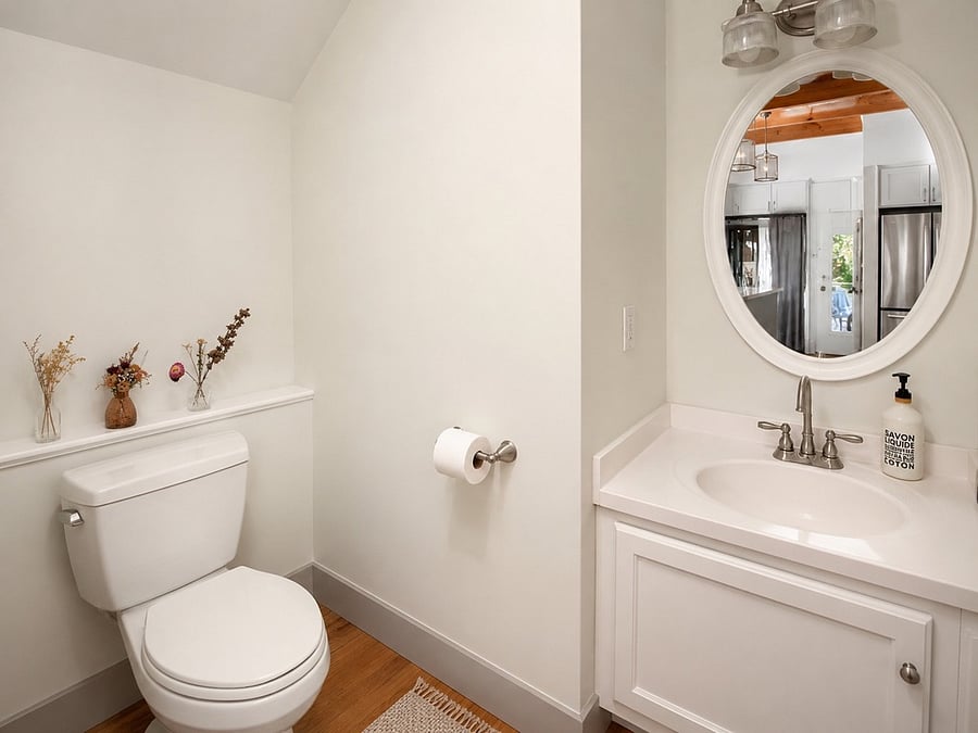half bathroom off the kitching/dining area