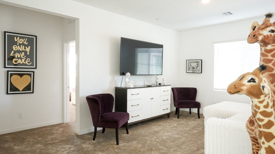 Upstairs family room - internet and cable included 