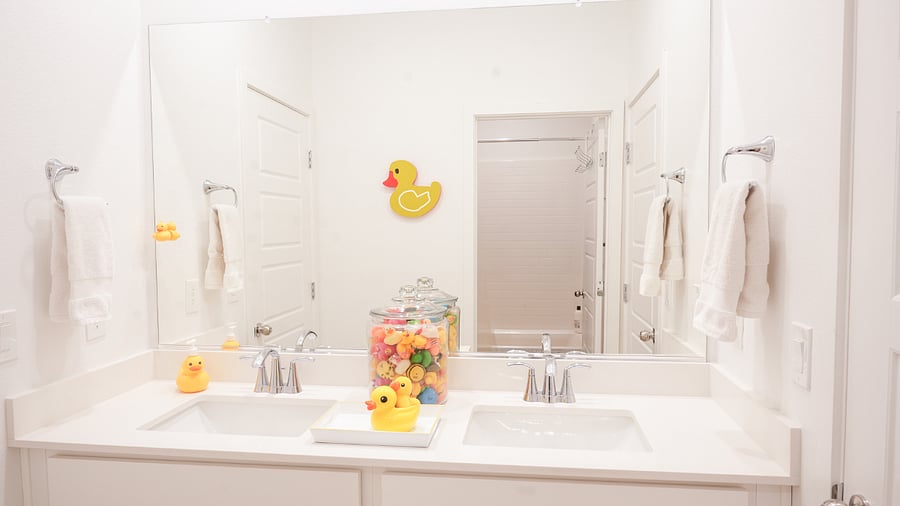 Jack and Jill bathroom between secondary bedrooms 
