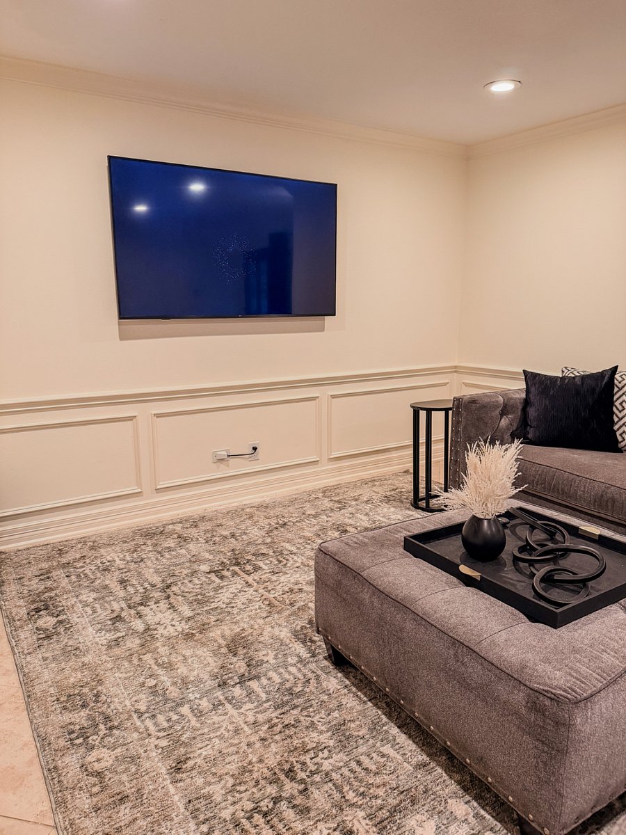 65" LG Smart TV