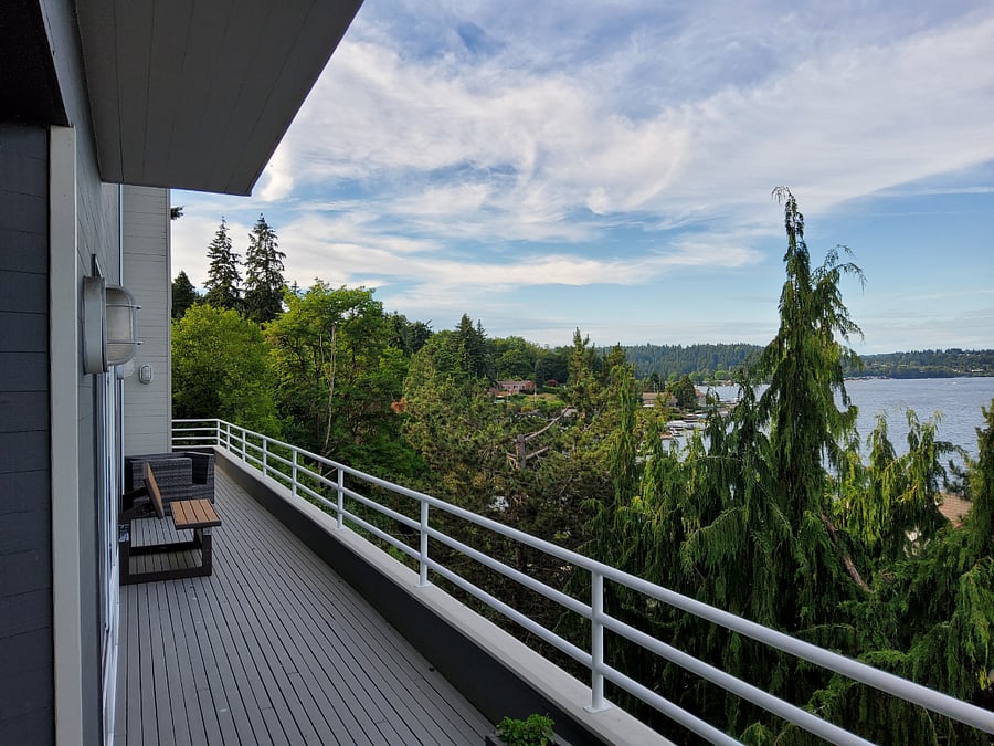 shared space, middle floor deck