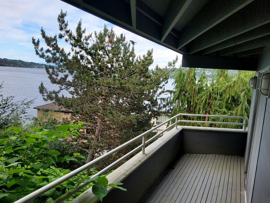 tertiary bedroom, private deck