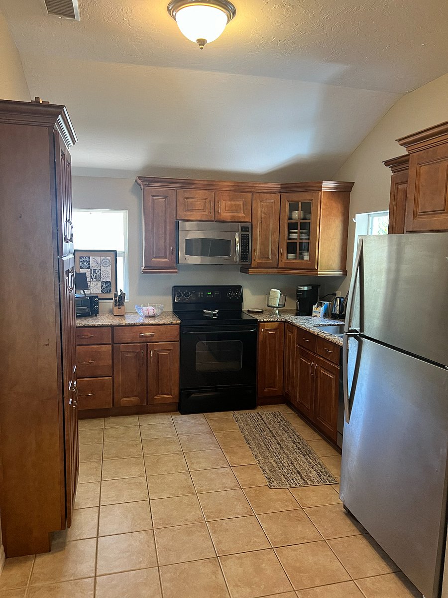 Full kitchen equipped with everything you need.