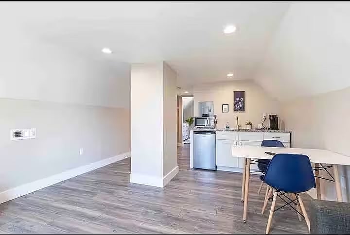 Furnished Finder property 1004819_4 photo 6