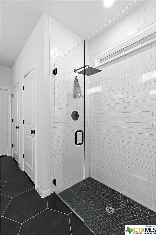 Main bathroom shower