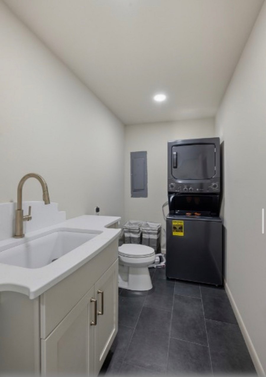 Laundry/1/2 Bath