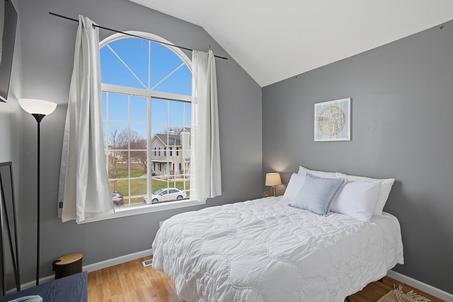Second bedroom, full size bed.