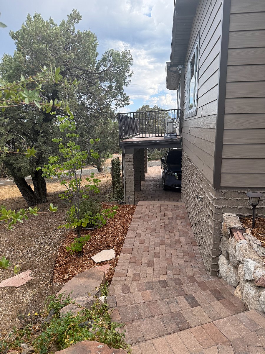 walkway to carport