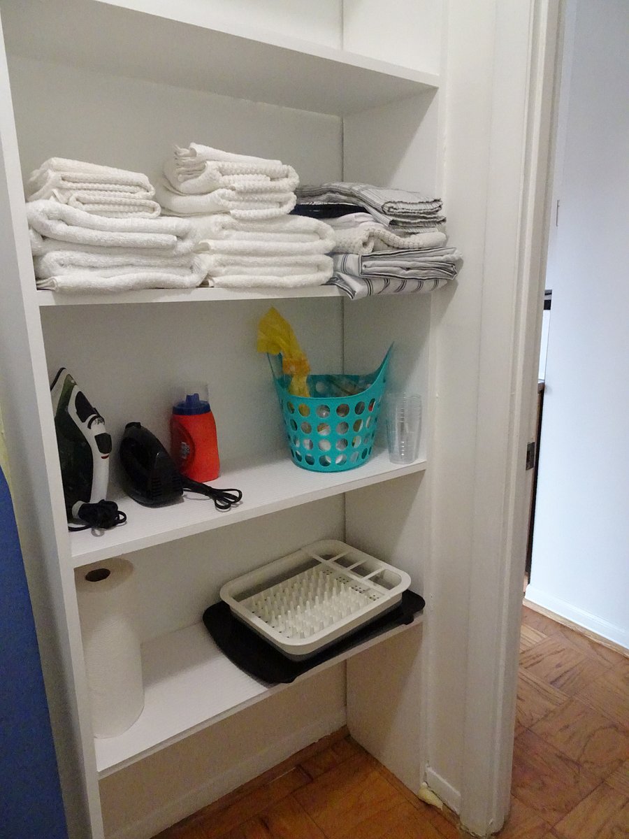 Hall Walk-in closet
