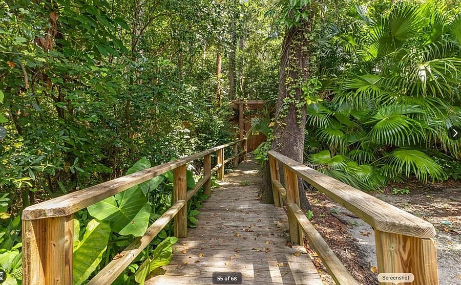 Entrance to private boardwalk leading to Lake Ellen