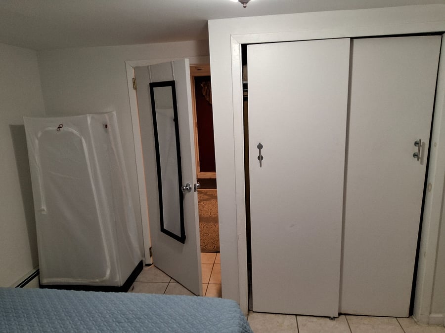 Bedroom entryway & 2 closets