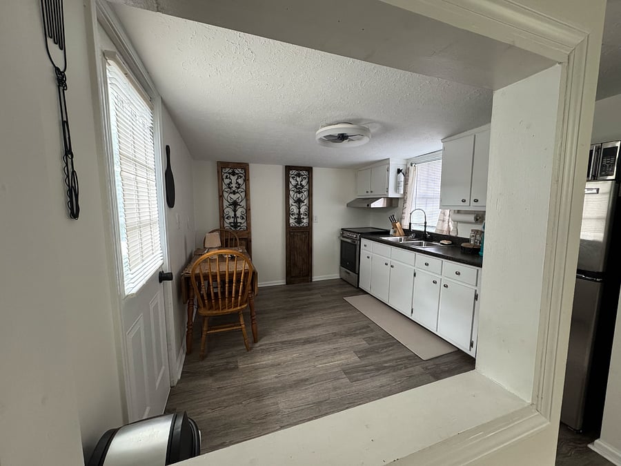 Upstairs Full Kitchen 