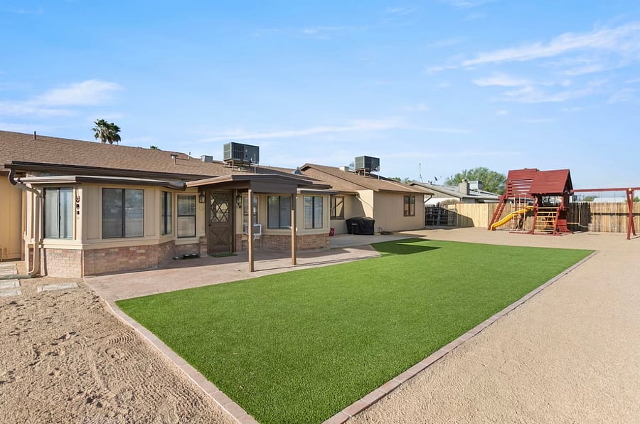 Roomy Backyard!
