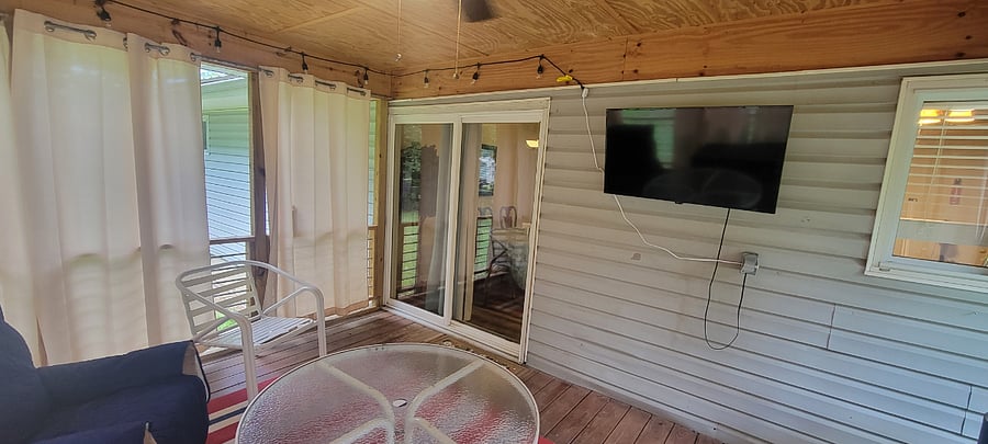Screened in porch