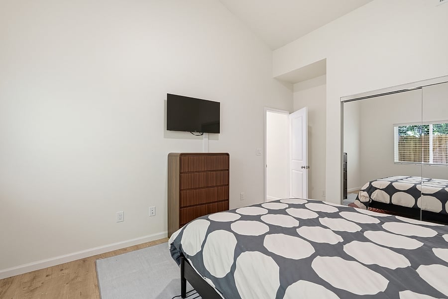 Furnished Finder property 1005184_1 photo 12