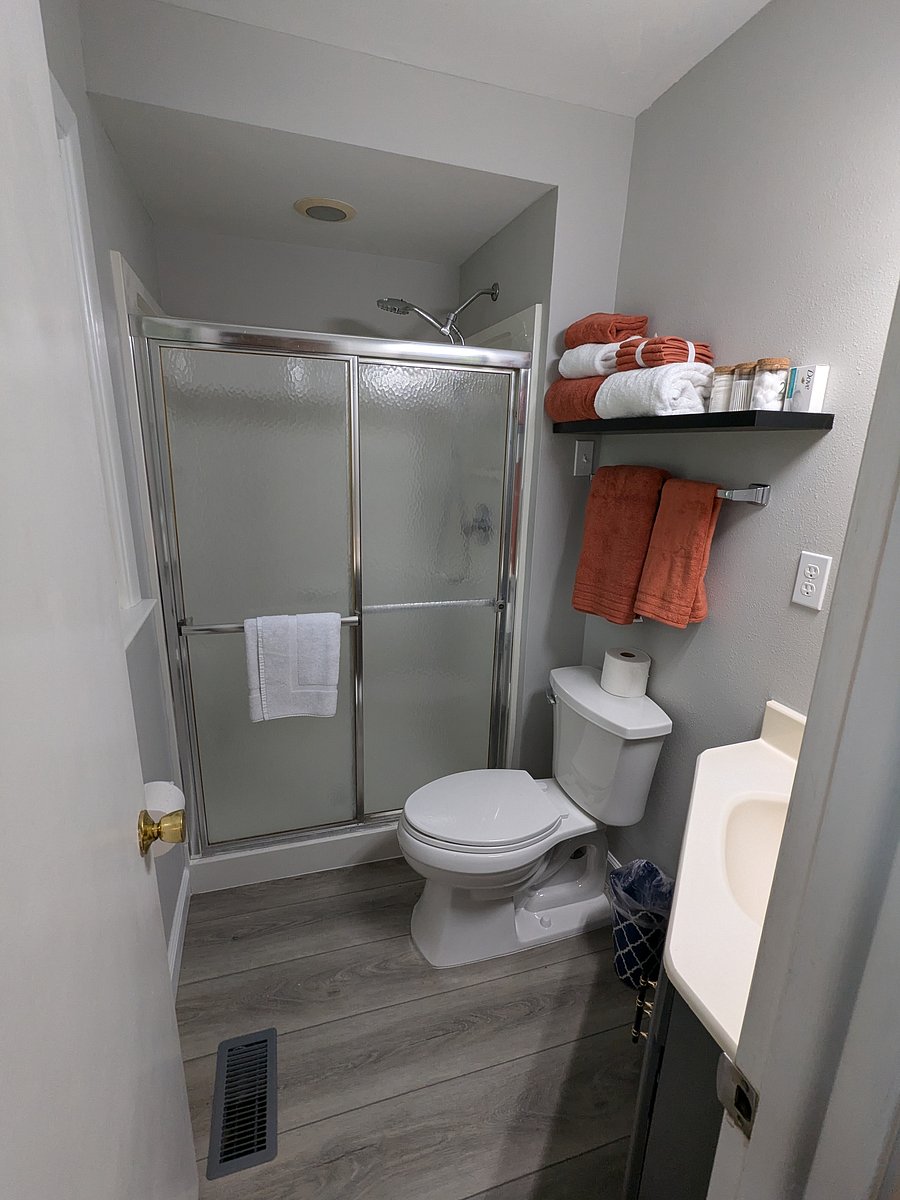 Master Bedroom Bath