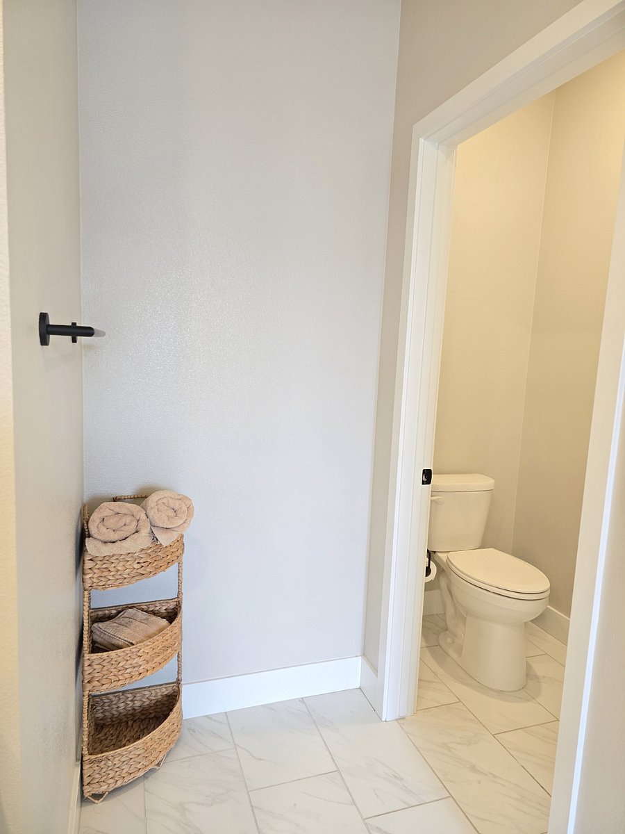 Furnished Finder property 1005295_1 photo 29