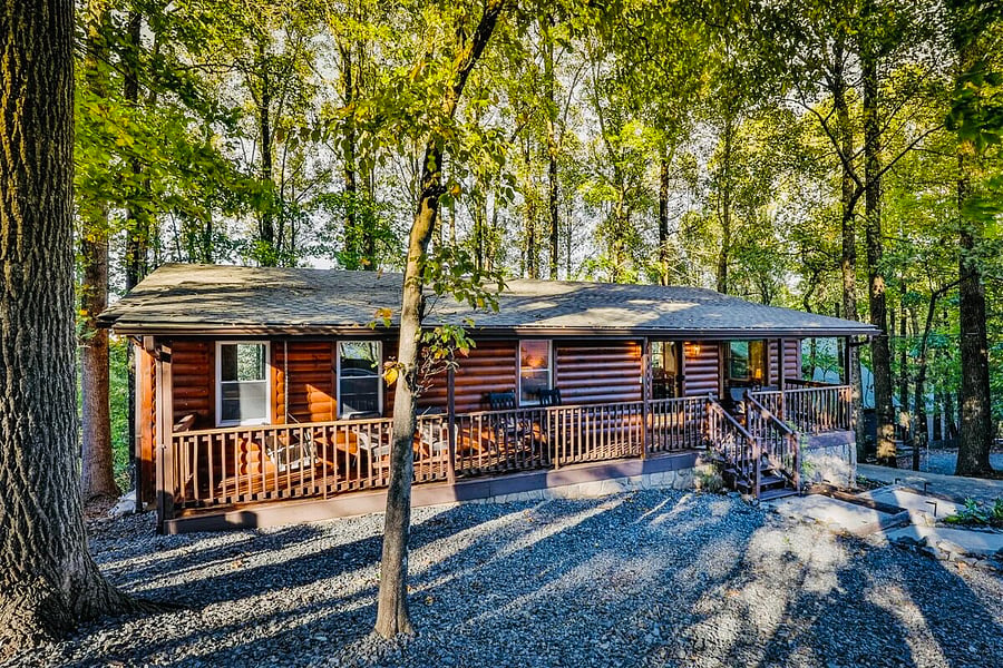 All paved access, parking for 2-3 cars. 5 mins from the gate entry. 