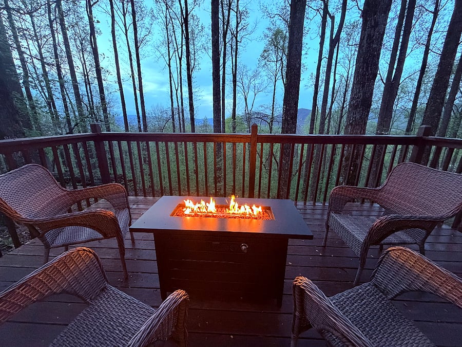 Propane firepit overlooking the mountains 