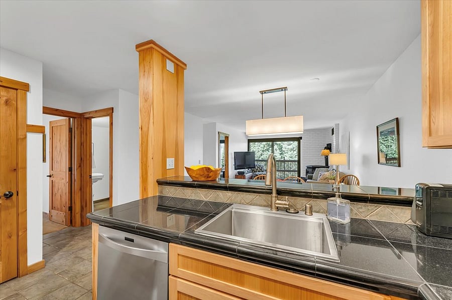 Furnished Finder property 1005356_1 photo 8