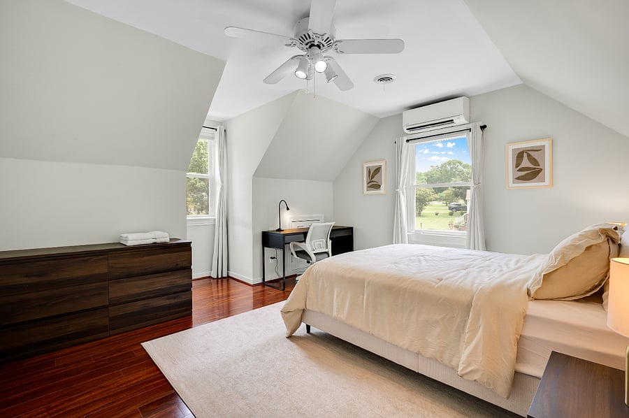 Bedroom #1 - Queen bed