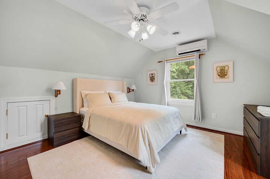 Bedroom #2 - Queen bed