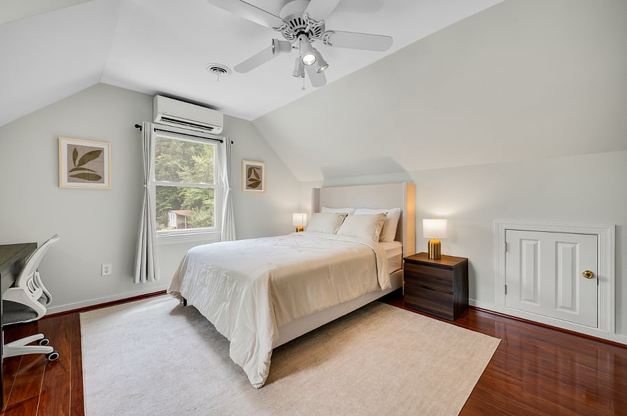 Bedroom #1 - Queen bed