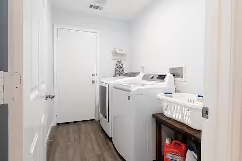Furnished Finder property 1005405_1 photo 44