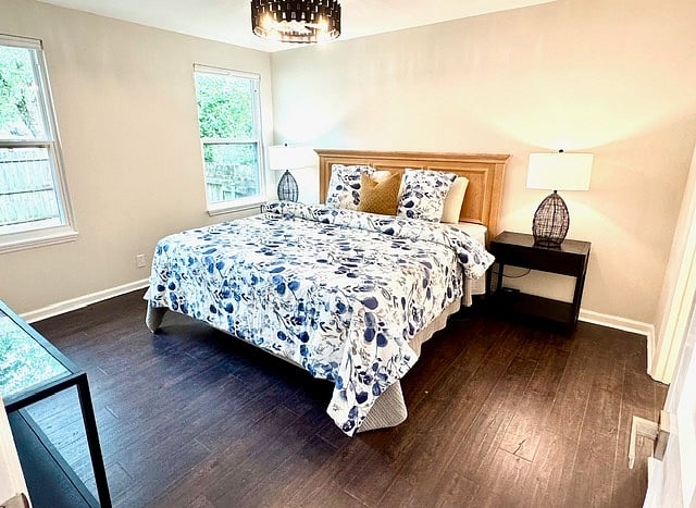 master bedroom with adjustable bed and King temperdedic mattess