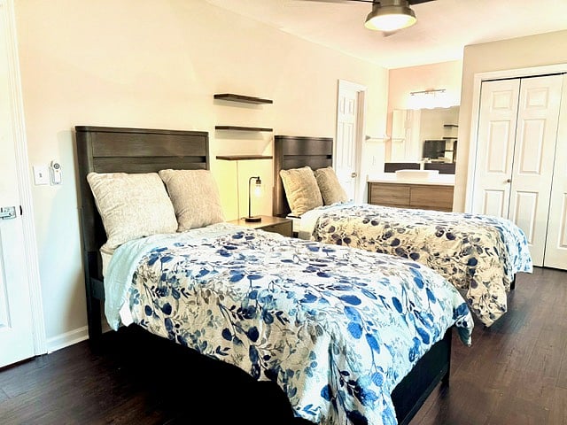 2nd bedroom with (2) twin beds