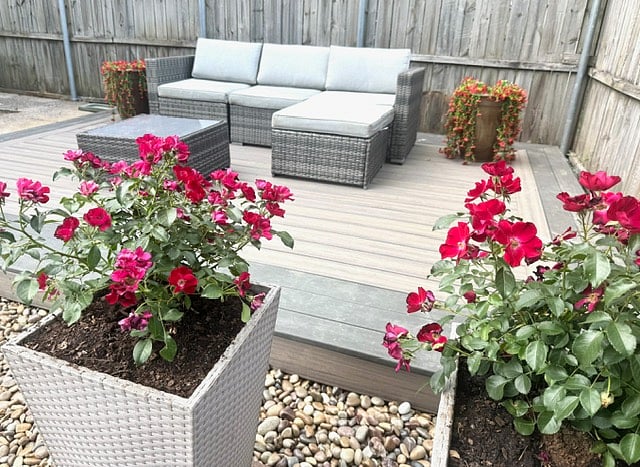 Trex deck with fenced yard