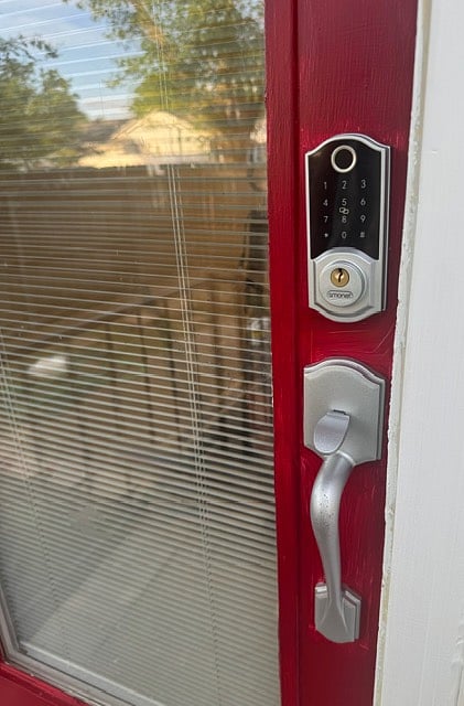 Self check in entry door
