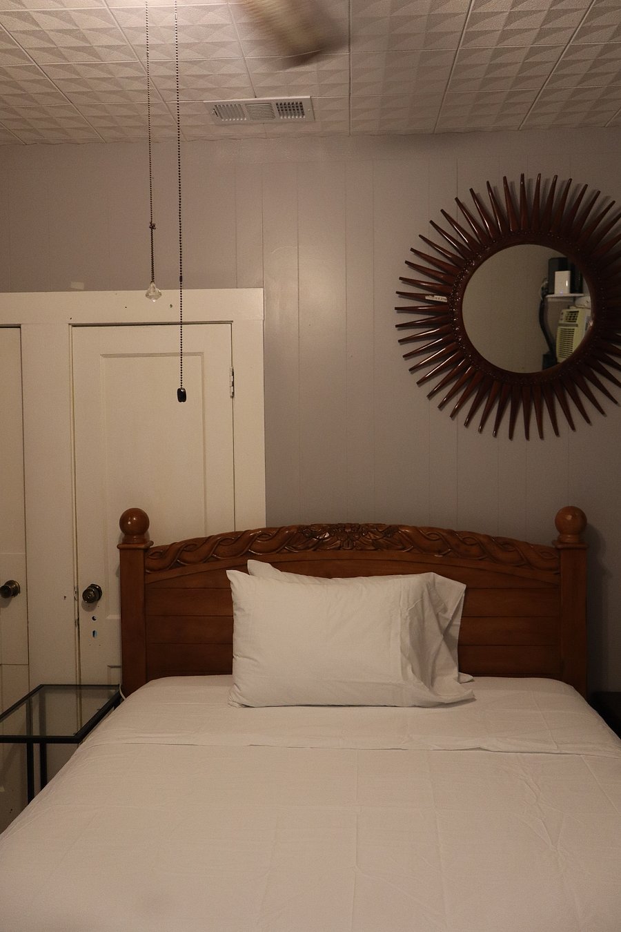 Master bedroom w/ brand new (never slept on) Sealy Posturpedic Plus mattress. Full walk-in closest
