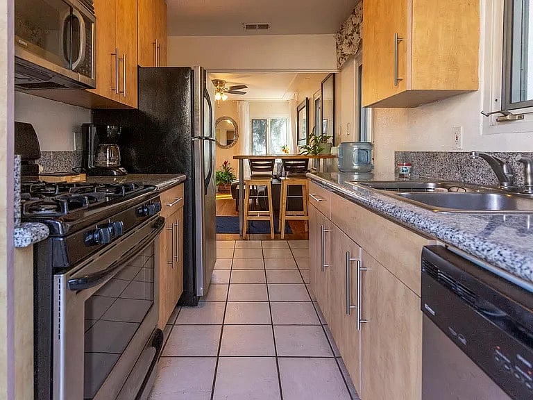 Furnished Finder property 1005654_1 photo 9
