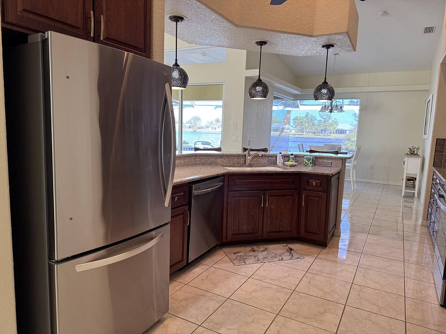 Well equipped kitchen with new appliances.