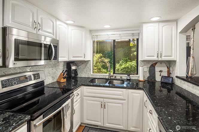 Furnished Finder property 1005696_1 photo 14