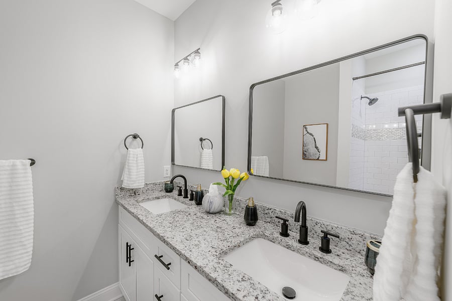 Full bath upstairs for additional rooms